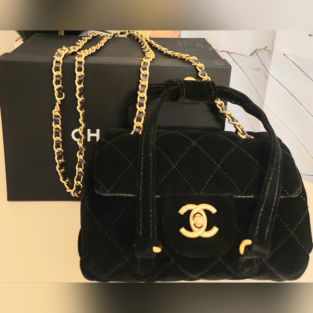 Chanel Gift with Purchase Black Velvet Quilted Handbag - Picture 3 of 17